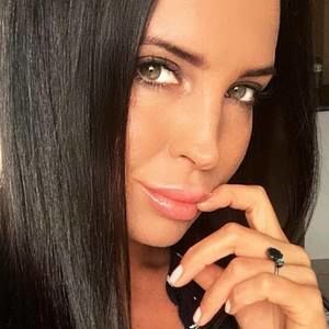 Meet your Posher, Yana